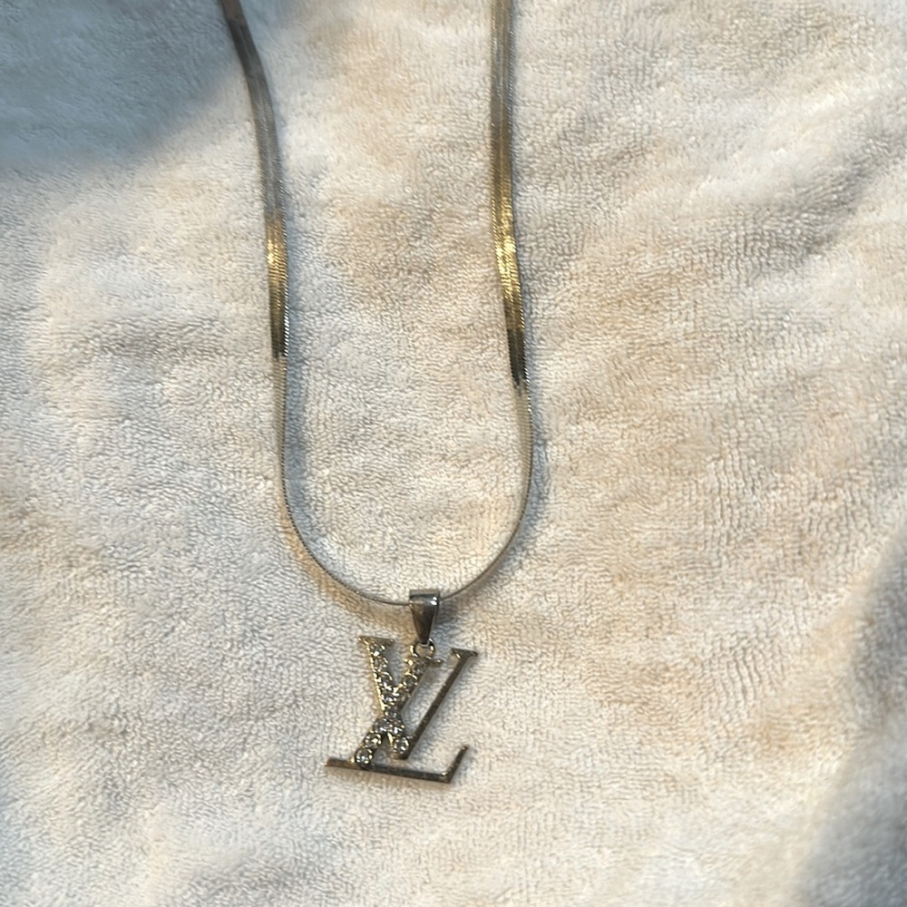 Necklace with free gift